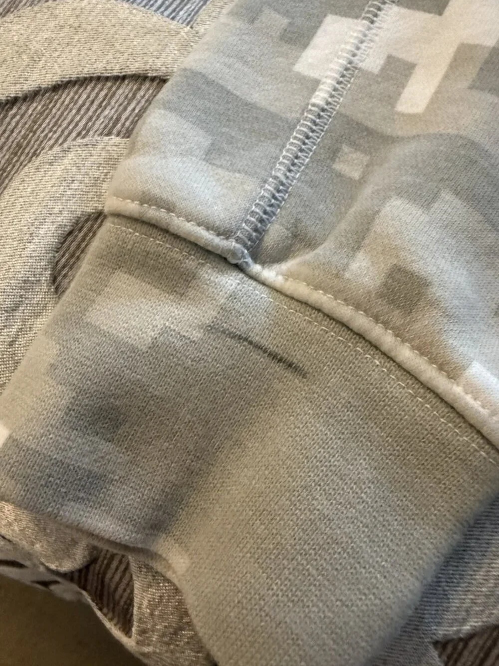 Nike NFL Tennessee Titans Youth Medium 2024 Gray Camo Salute to Service Hoodie